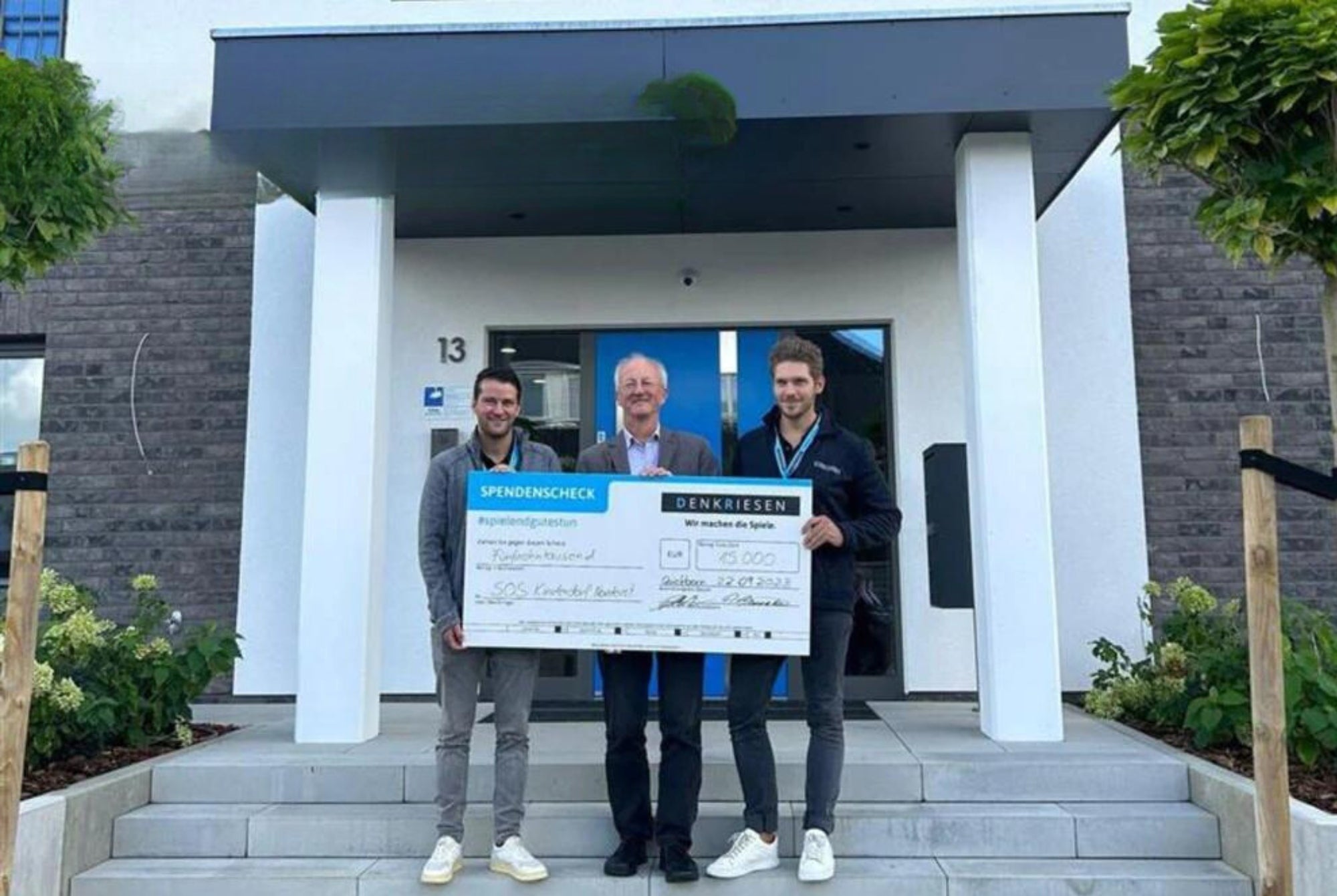 DENKRIESEN schenkt Hoffnung - 15.000 € Spende an das SOS-Kinderdorf Harksheide